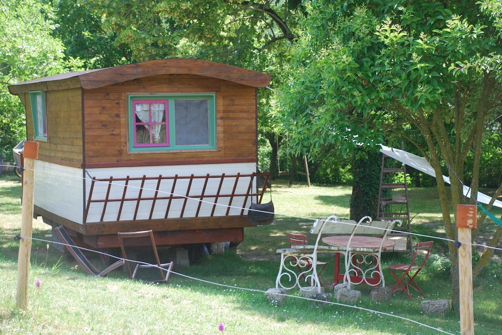 Maison D'Hotes Ainsi Soie T-Il Combovin Cameră foto