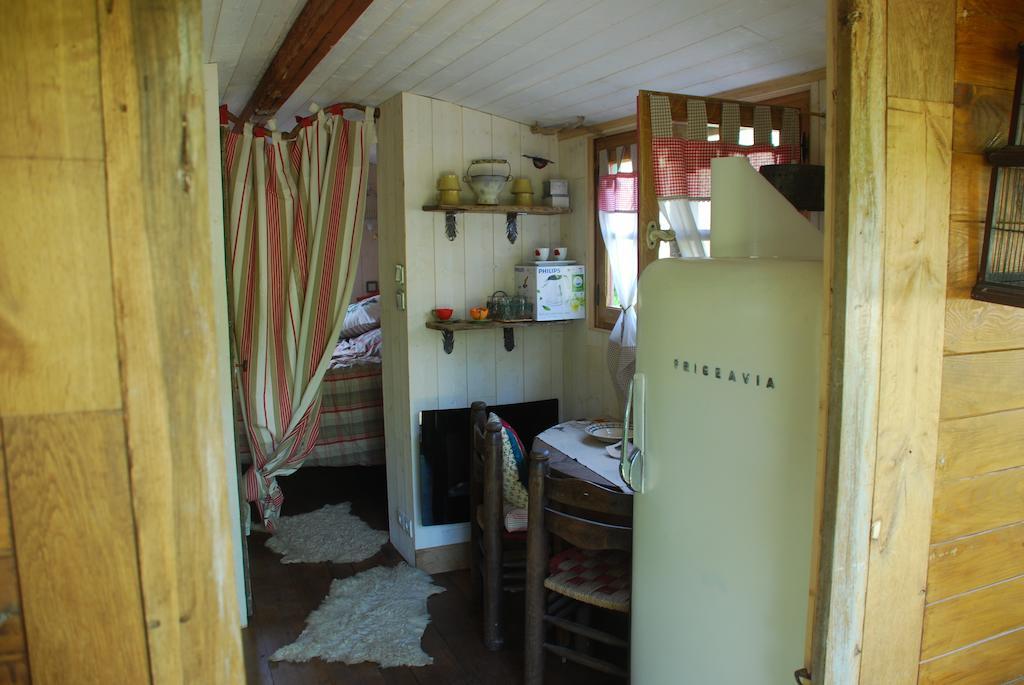 Maison D'Hotes Ainsi Soie T-Il Combovin Cameră foto