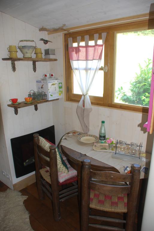 Maison D'Hotes Ainsi Soie T-Il Combovin Cameră foto